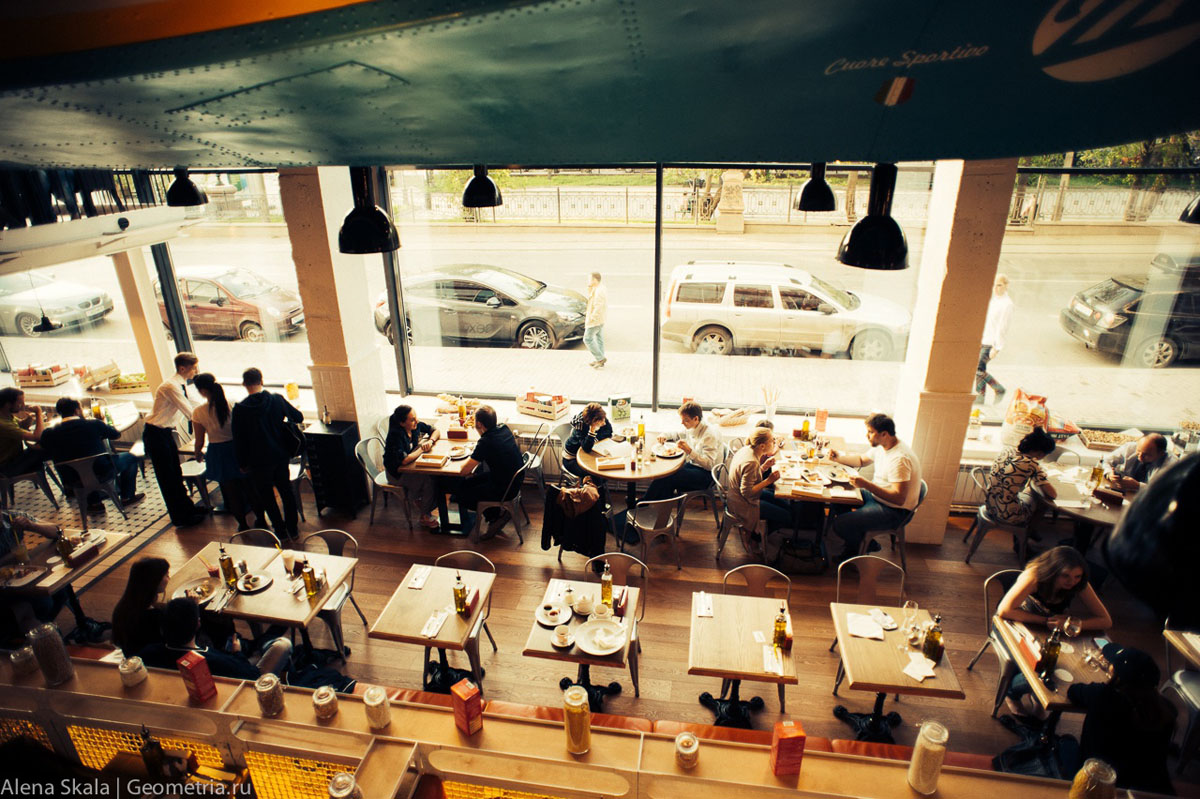 Ресторан Maccheroni — Зал на 1 этаже, фото банкетного зала