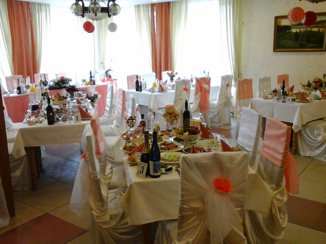 Основной зал — Кафе Славянская трапеза