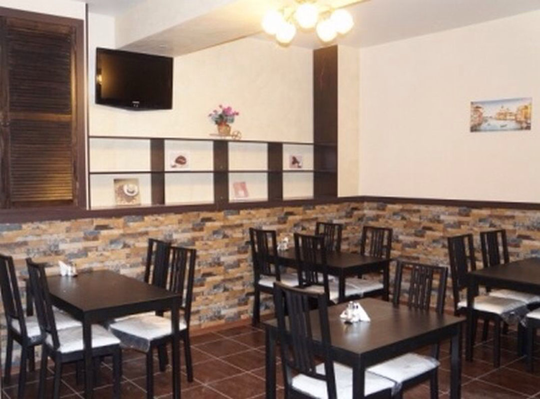 Основной зал — Кафе-столовая Гурман