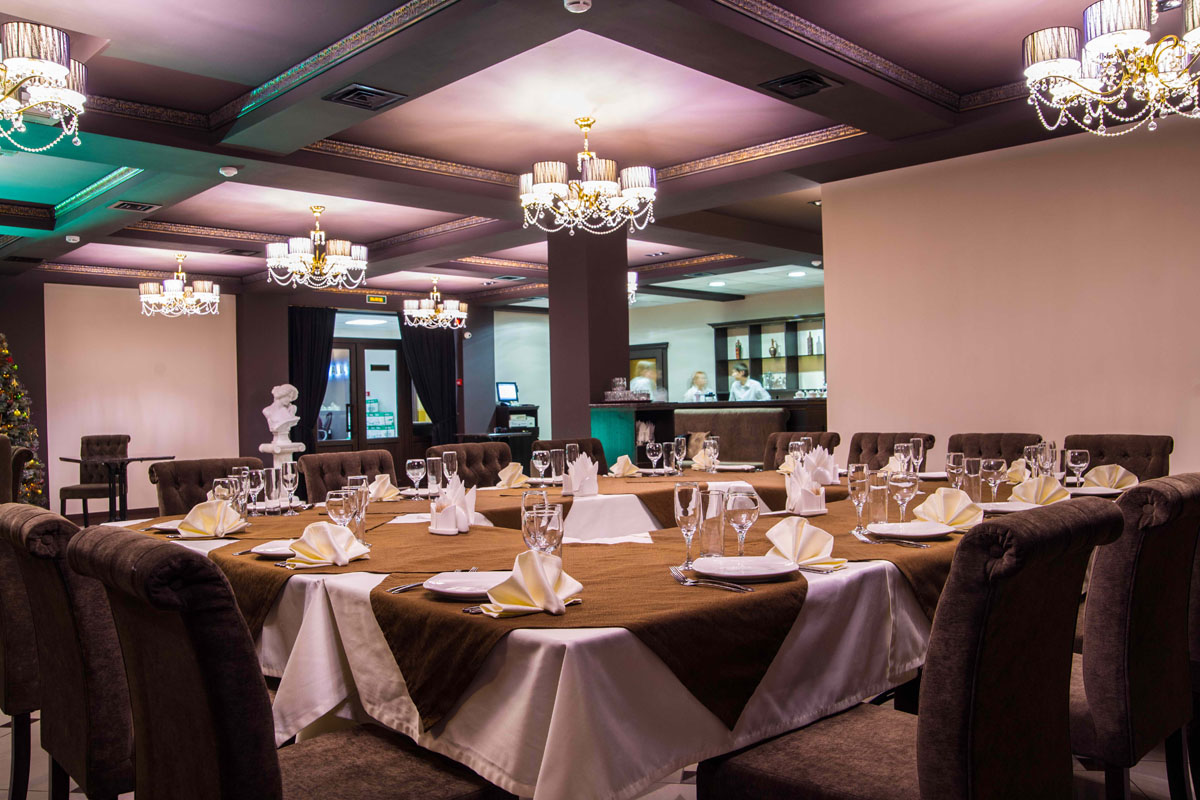 Основной зал — Ресторан Фестиваль