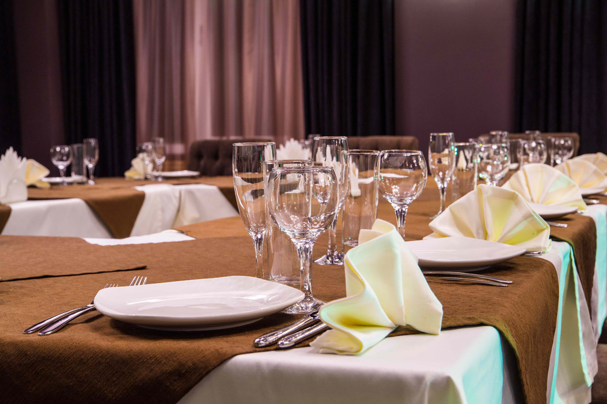 Основной зал — Ресторан Фестиваль