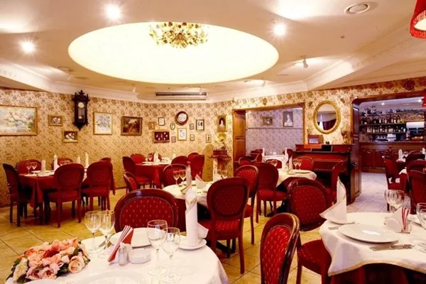 Основной зал