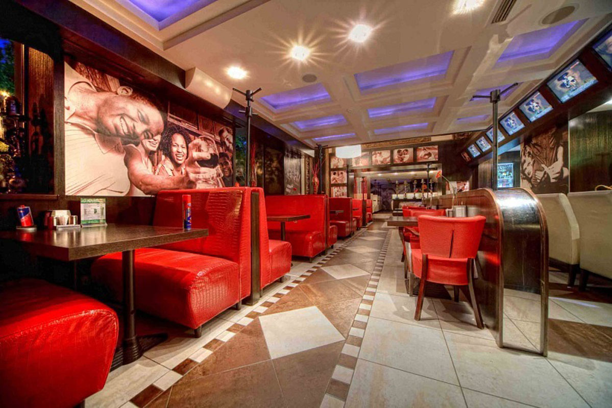 Основной зал — MesTo Grill & Sushi