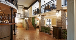 Основной зал