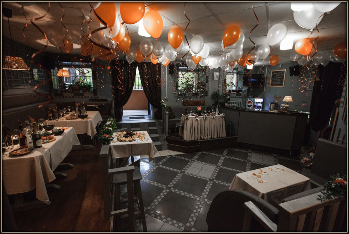 Зал — Кафе Карлуша