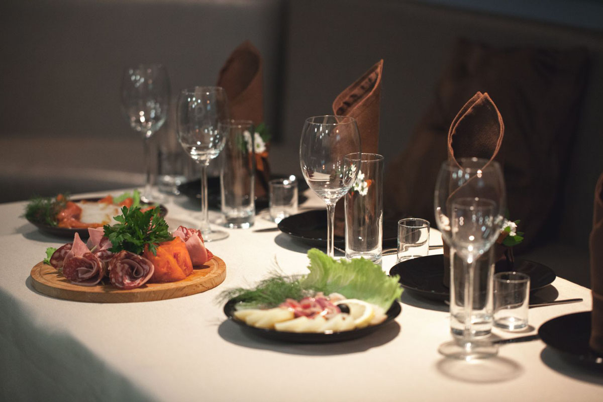 Зал — Кафе Карлуша