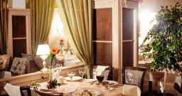 Малый зал — интерьер зала