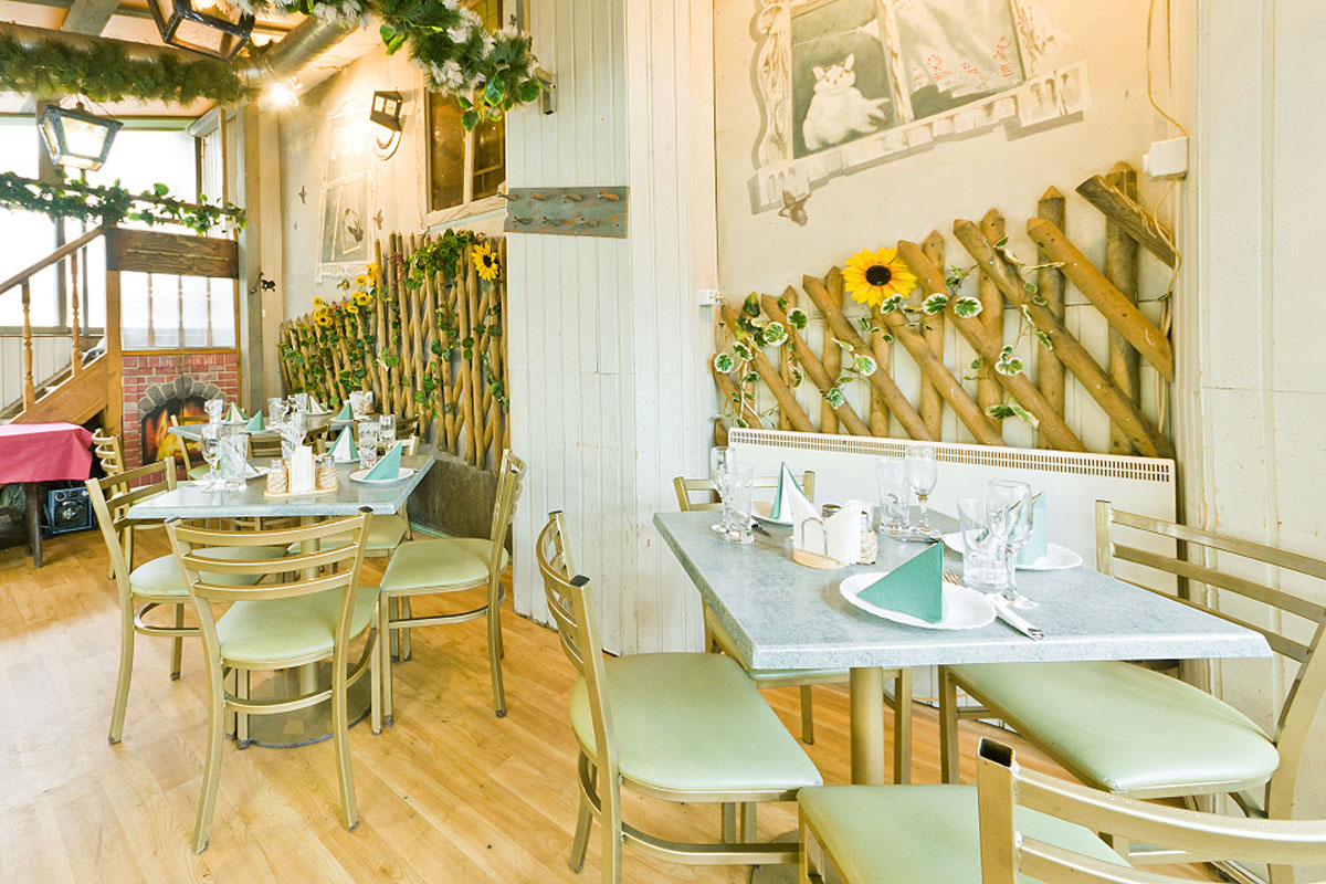 Второй зал — банкетный зал Кафе На всю Ивановскую, фото