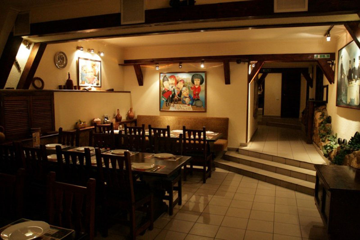 Малый зал — Вахтангури