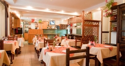 Основной зал