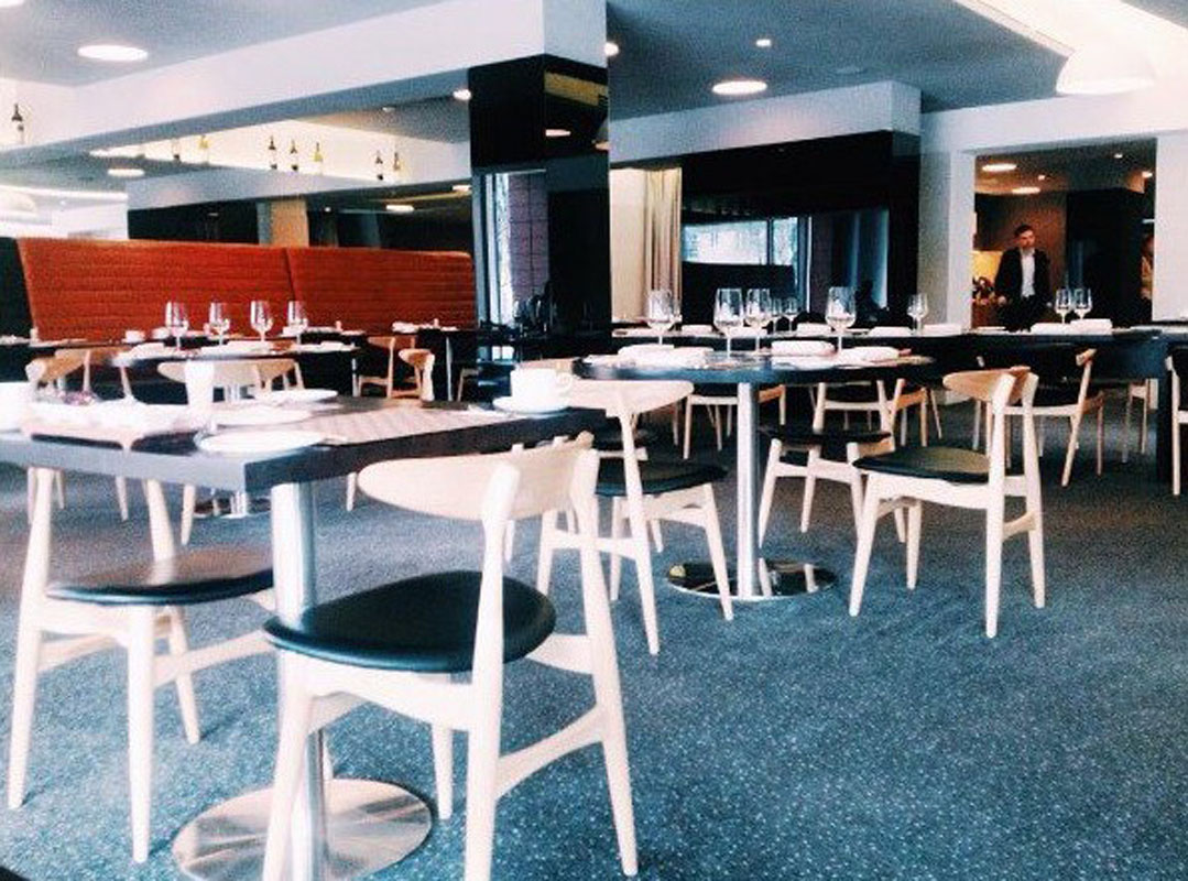 Основной зал — Ресторан Monk