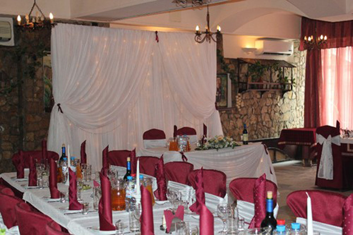 Основной зал — У Ханумы