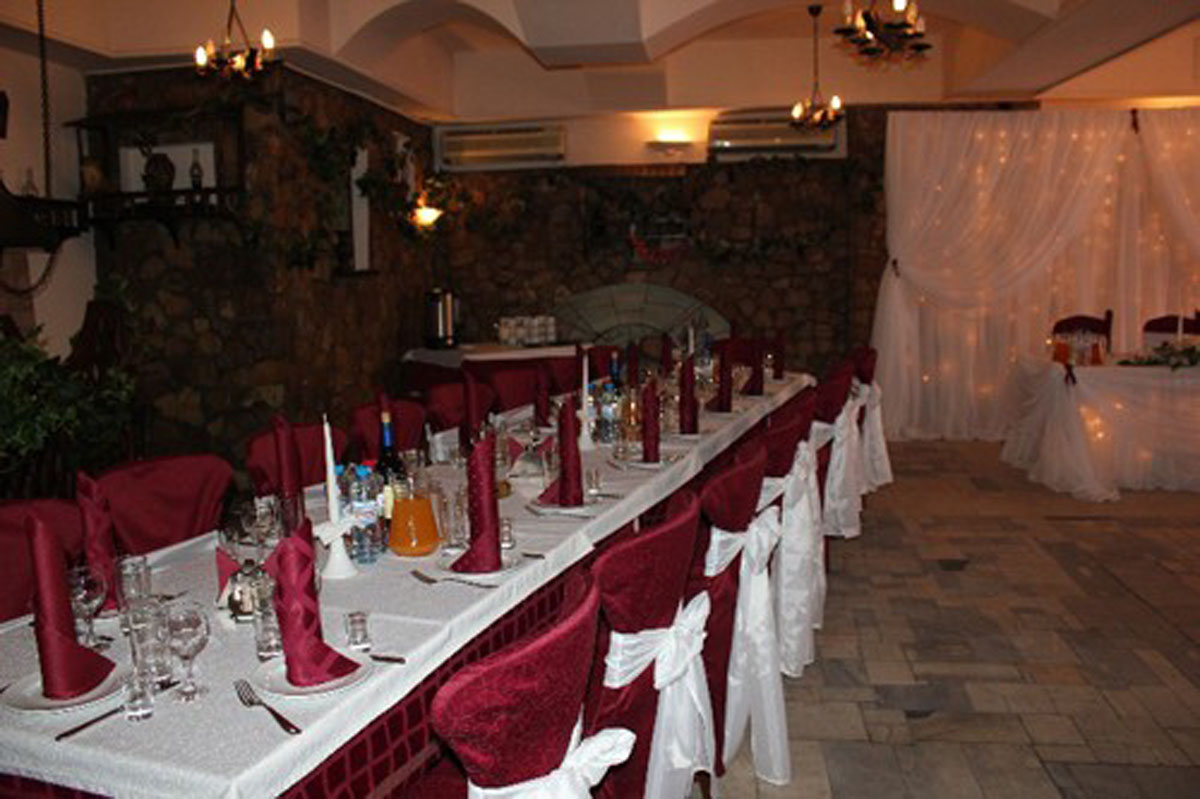 Основной зал — У Ханумы