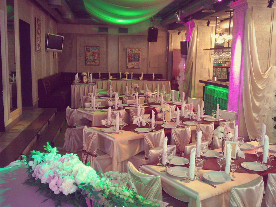 Банкетный зал — Волга