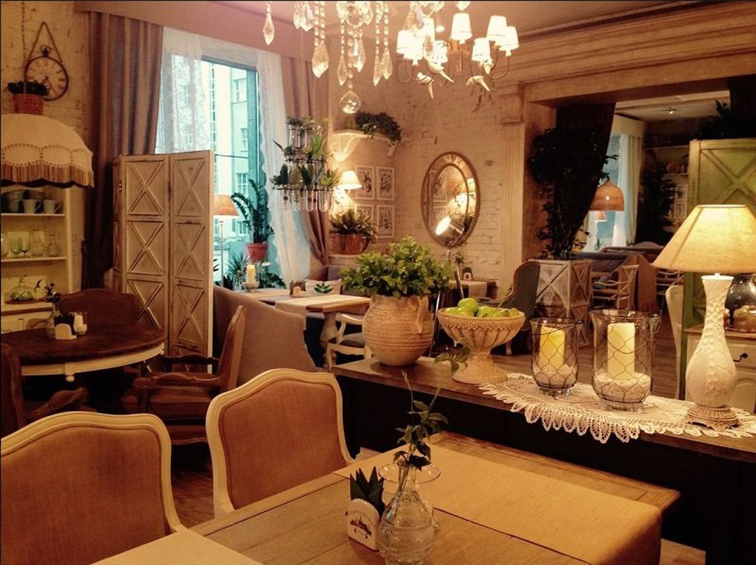 Основной зал — Мамуля