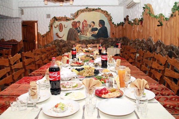 Приключения Шурика — банкетный зал