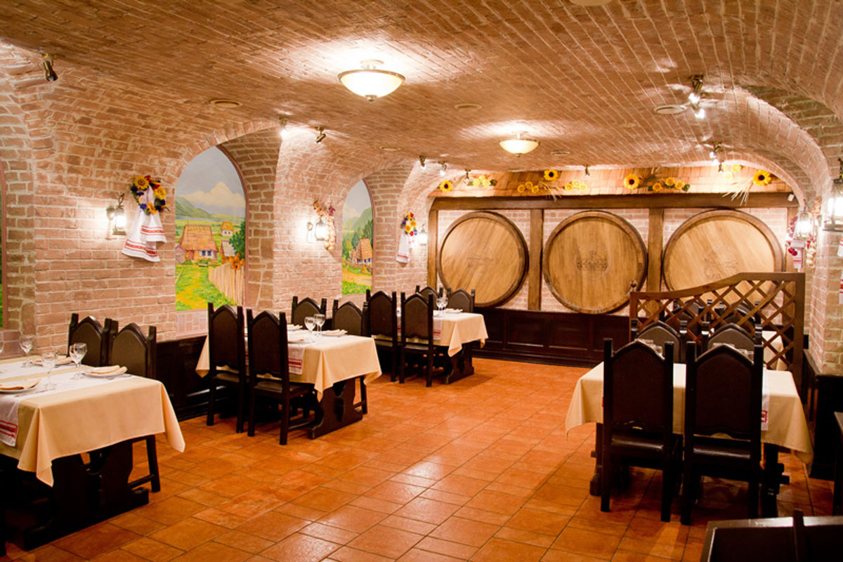 Основной зал — Кафе-ресторан Сытна Хата