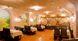 Основной зал