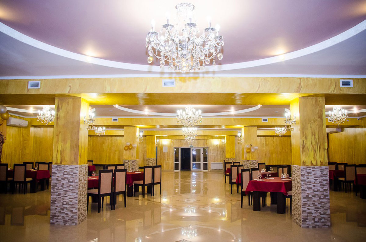 Кафе 1 Рай — Банкетный зал, фото банкетного зала