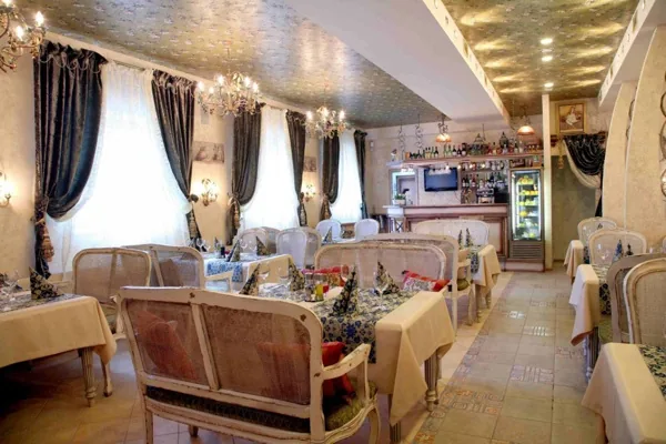 Основной зал