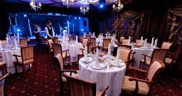 Основной зал — интерьер зала