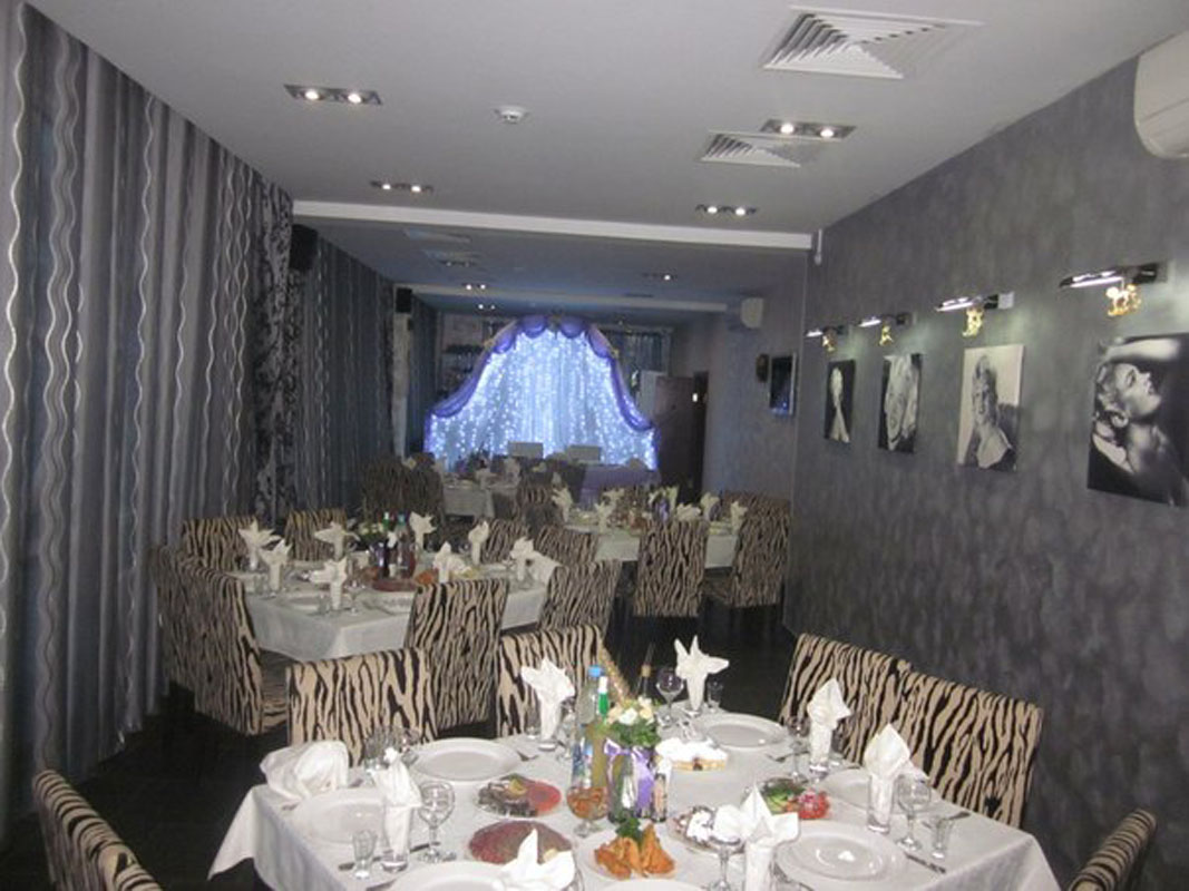 Основной зал — Монро