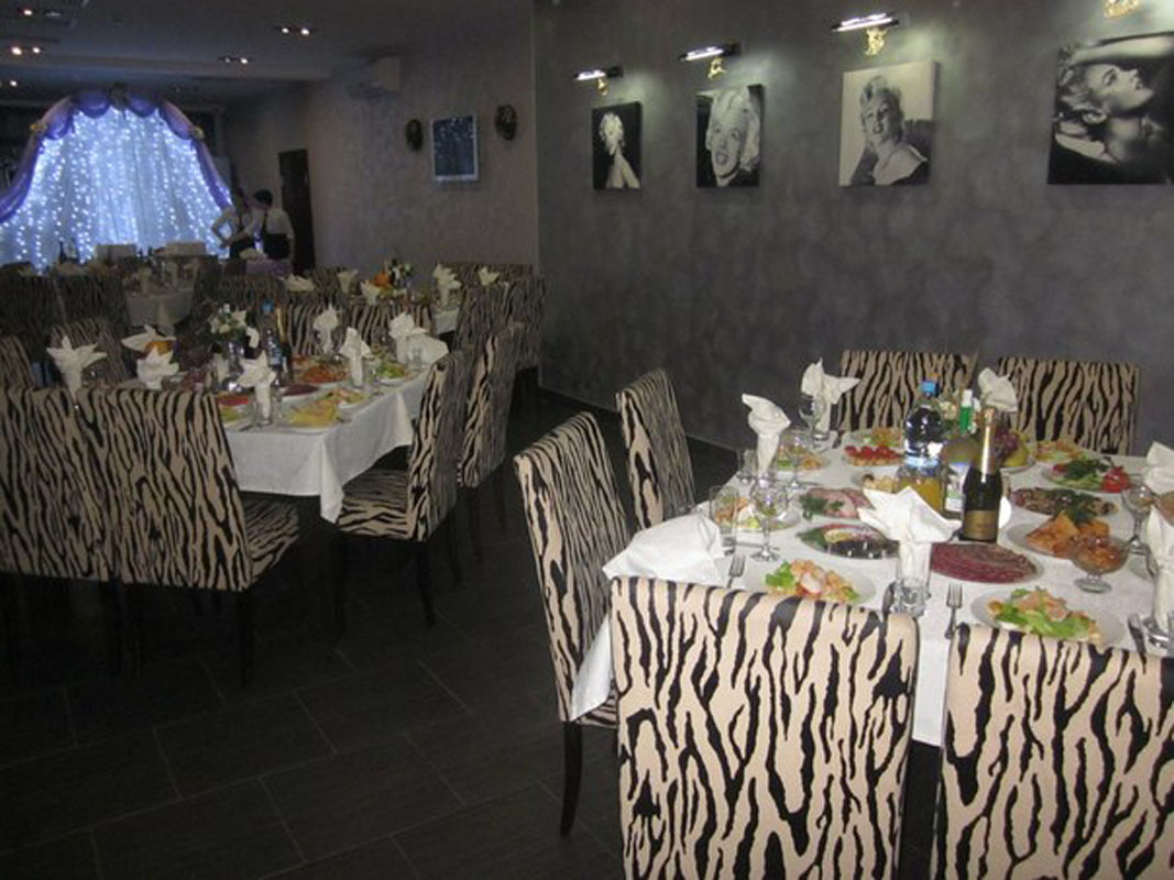 Основной зал — Монро