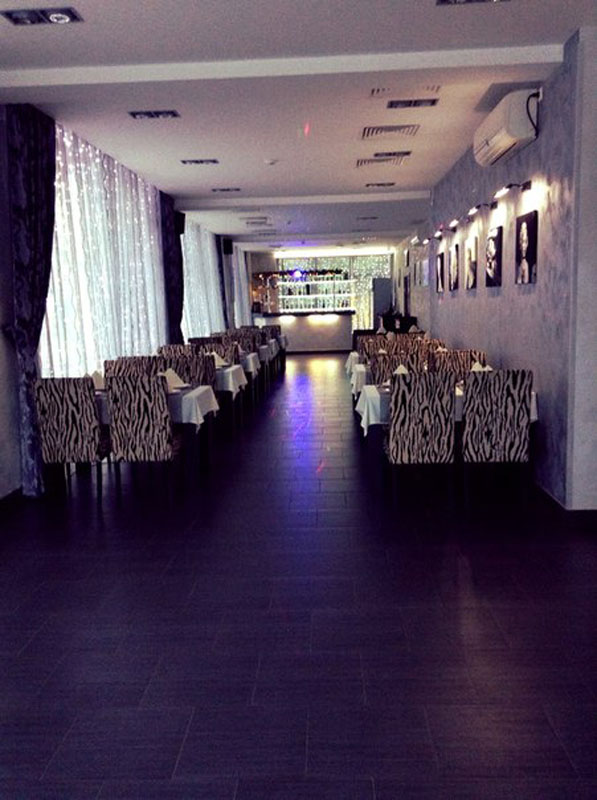 Основной зал — Монро