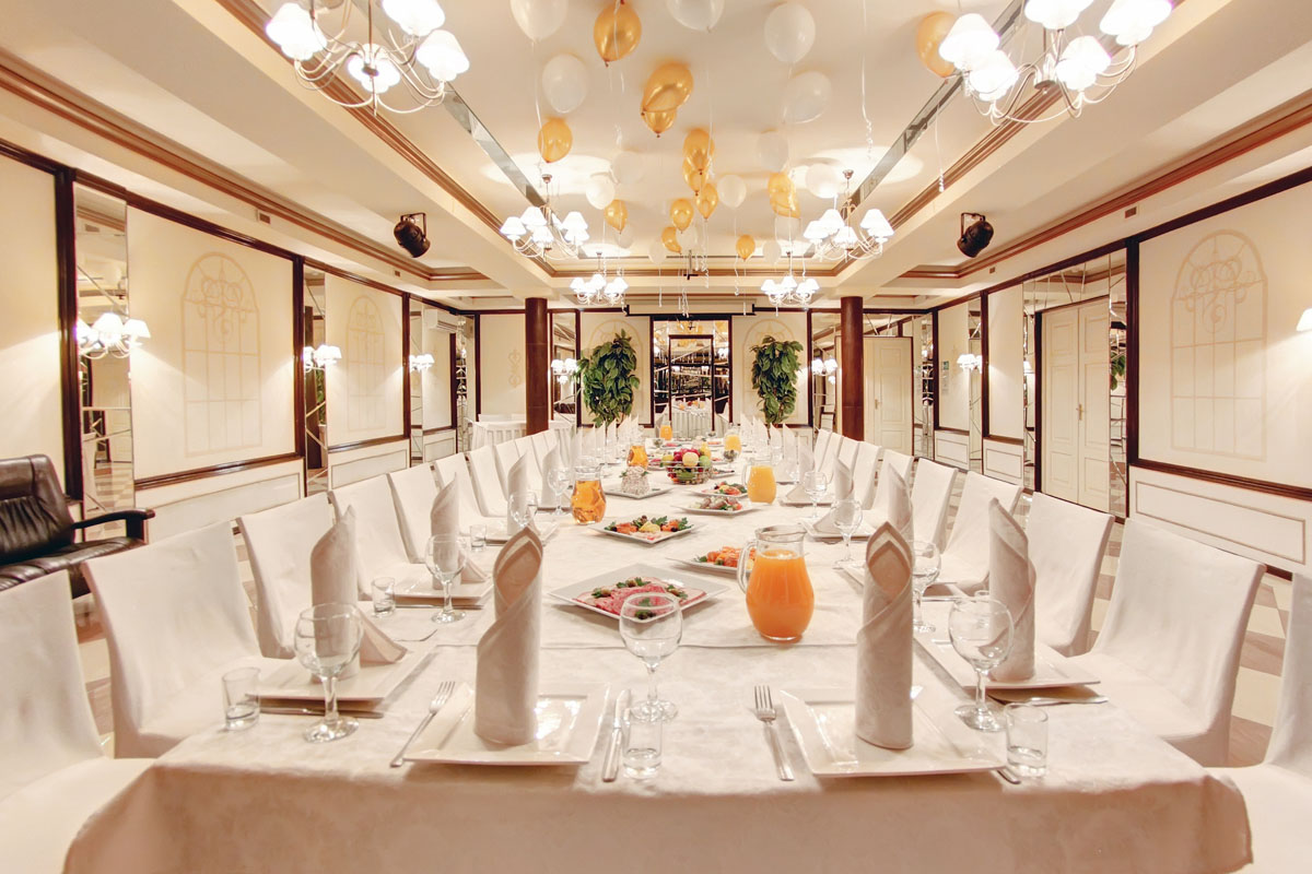 Ресторанный зал — Ресторан Аризона