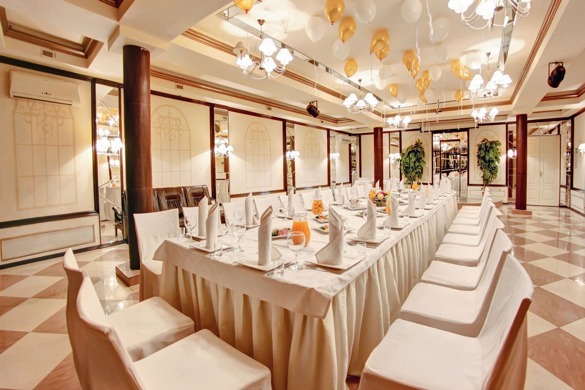 Ресторанный зал — Ресторан Аризона