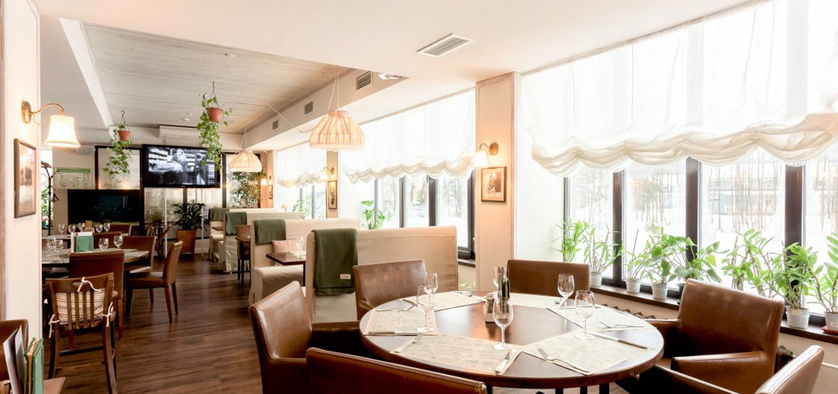 Зал ресторана — Ресторан Stroganoff Bar & Grill