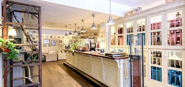 Ресторан Stroganoff Bar & Grill, Зал ресторана — фото