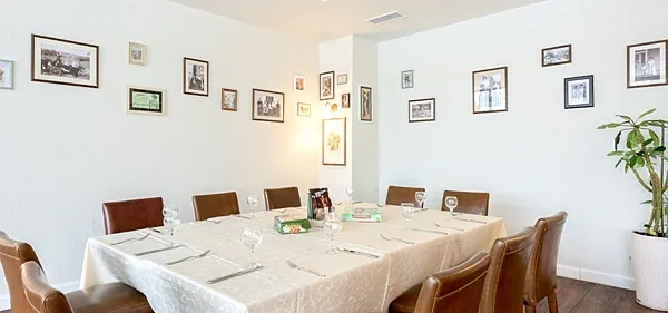 Ресторан Stroganoff Bar & Grill, Зал ресторана — фото