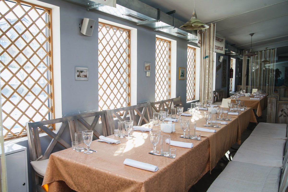 Ресторан на воде Скрябин — Большой банкетный зал, фото банкетного зала