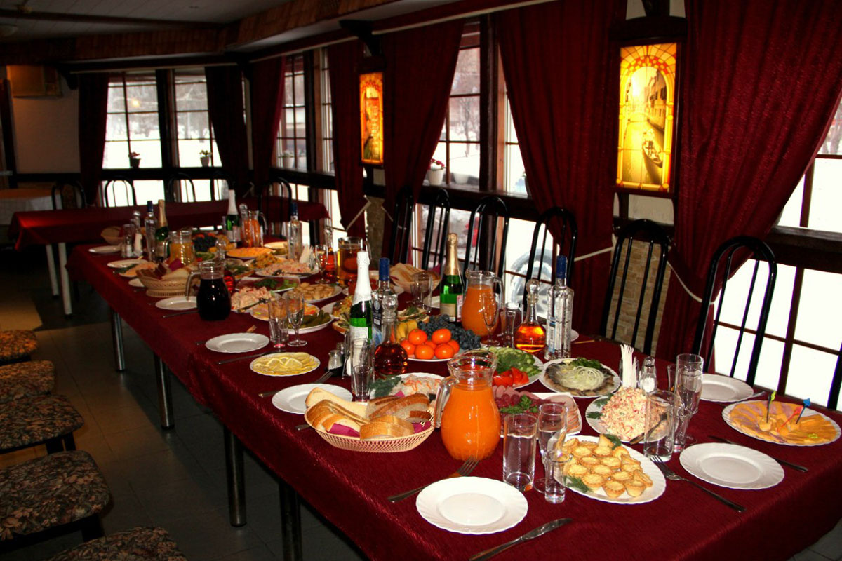 Основной зал — Кафе-Бар Green Zone