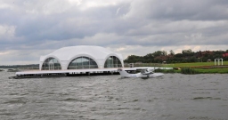 Шатер на воде