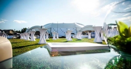 Шатер на газоне — фото 4