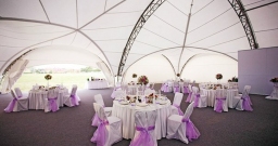 Шатер на газоне — фото 6