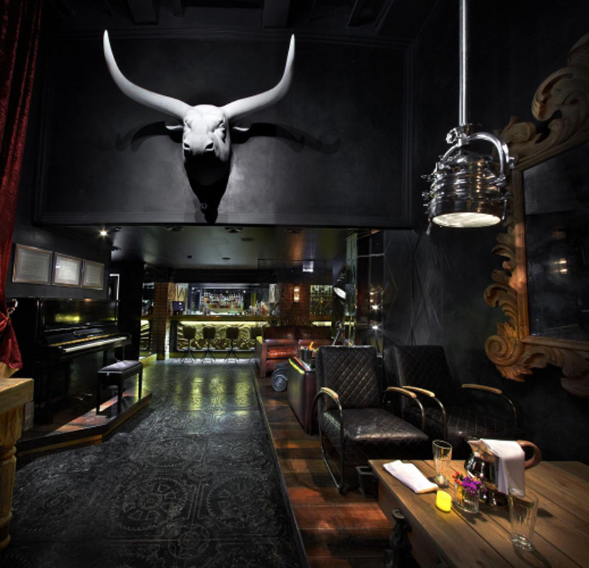 Основной зал — SteakHouse