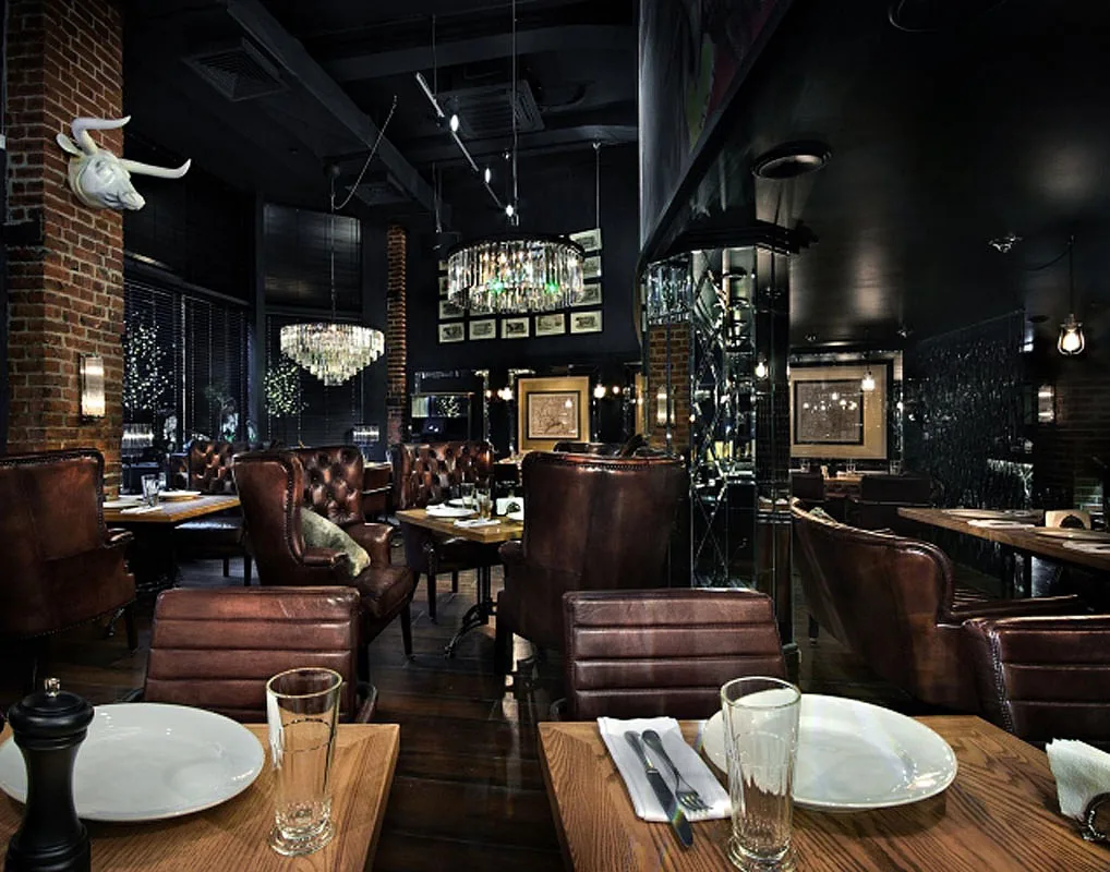 Основной зал — банкетный зал SteakHouse, фото