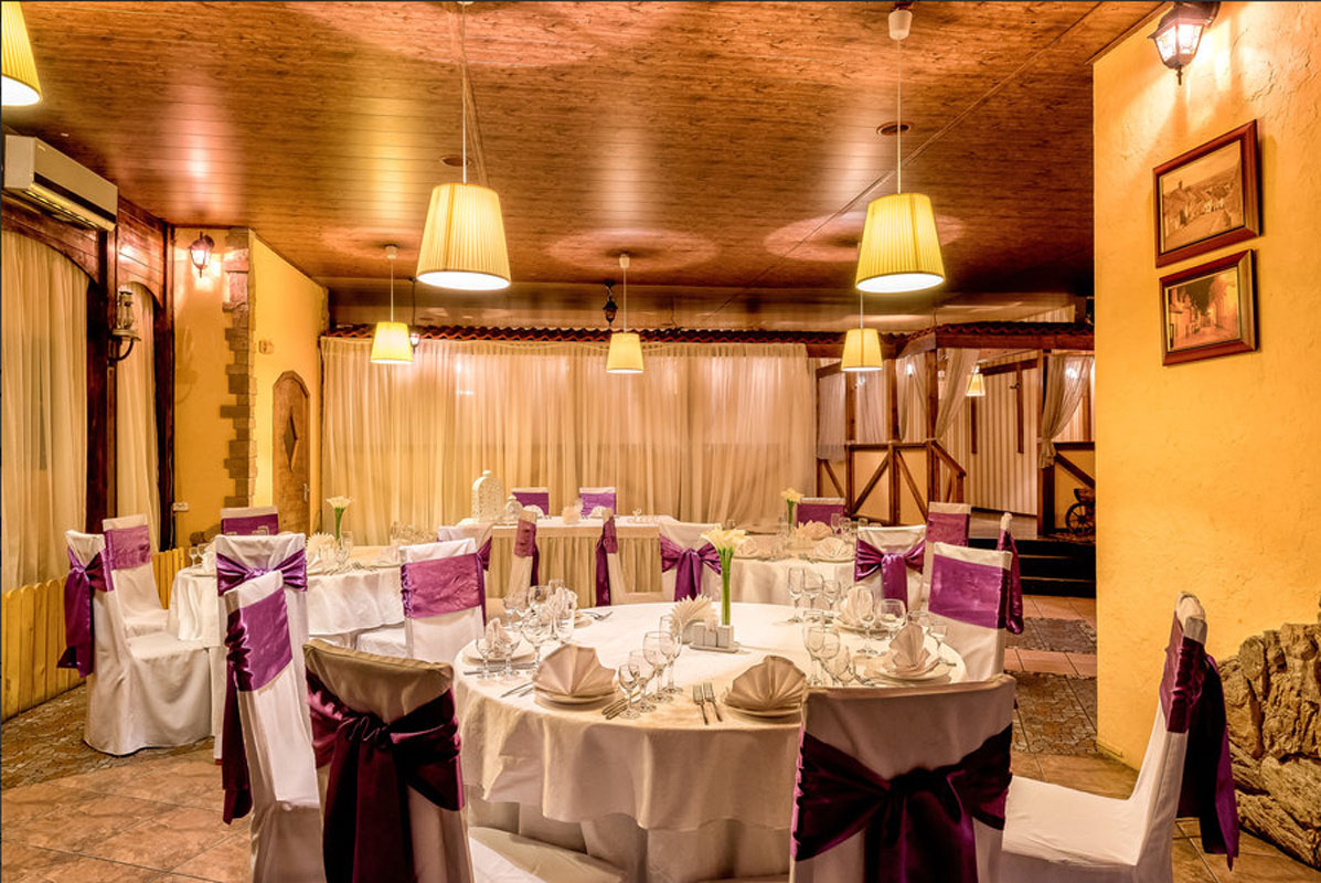 Дворик — банкетный зал Банкетный комплекс Дворик, фото