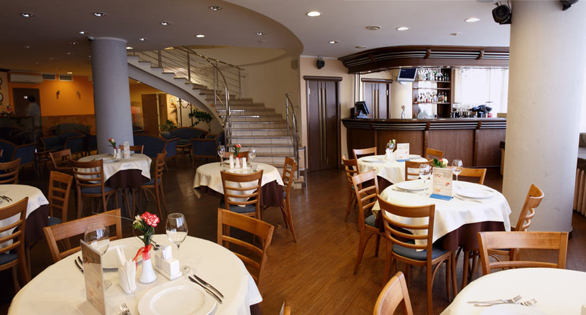 Основной зал