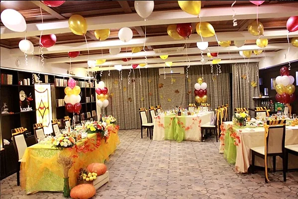 Ресторан АПРИОРИ, Банкетный зал Винтажный — фото