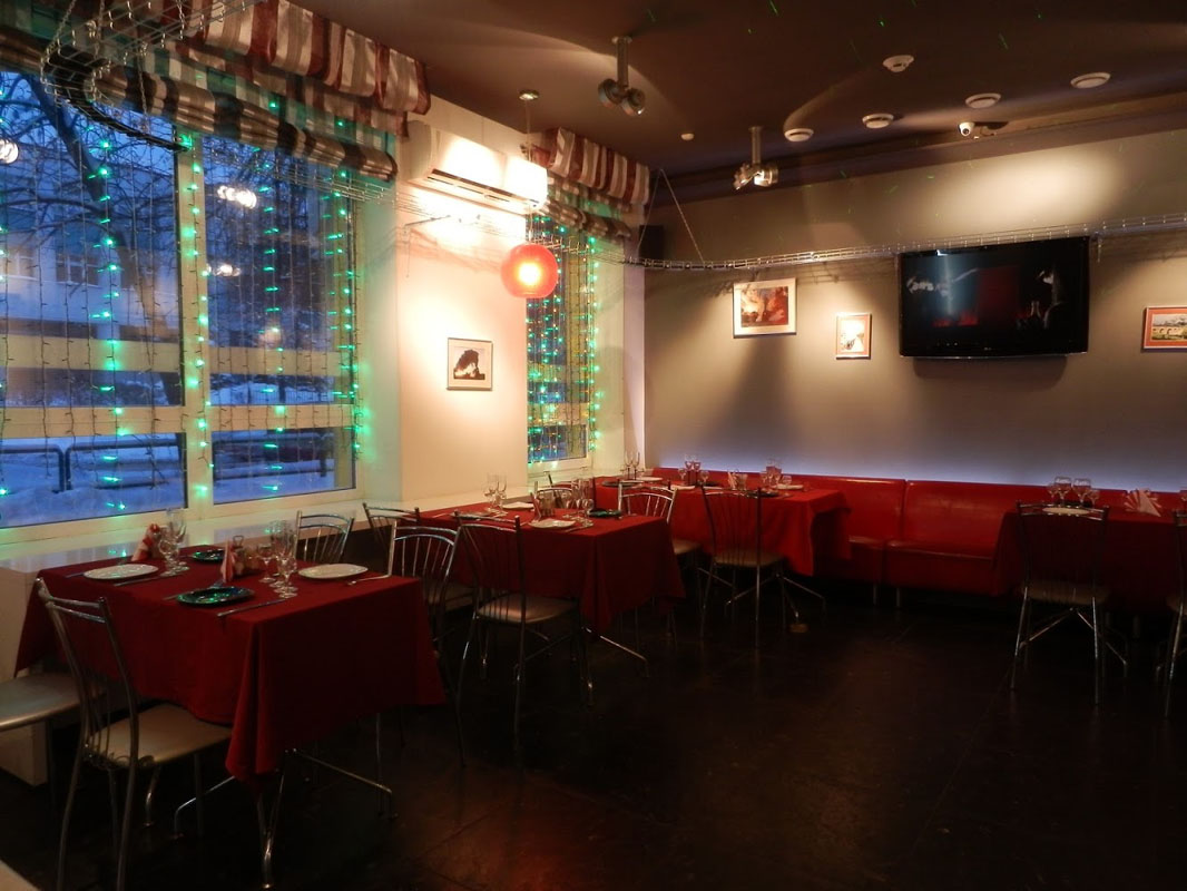 Основной зал — Кафе Паровоз