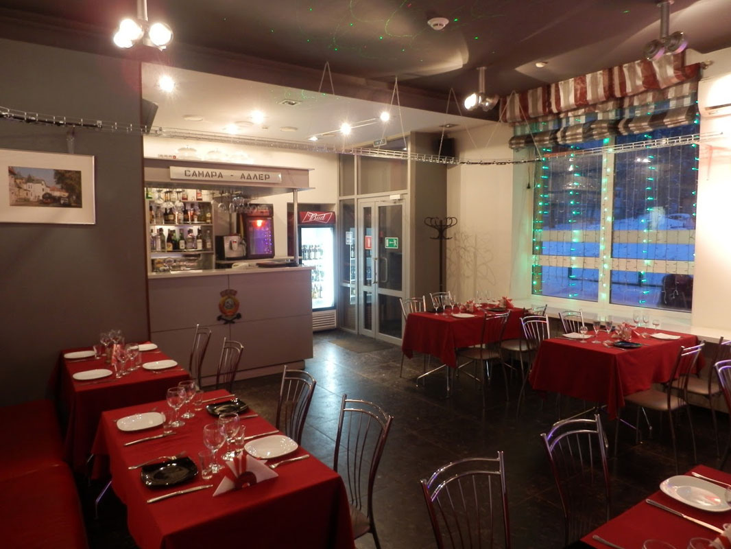 Основной зал — Кафе Паровоз