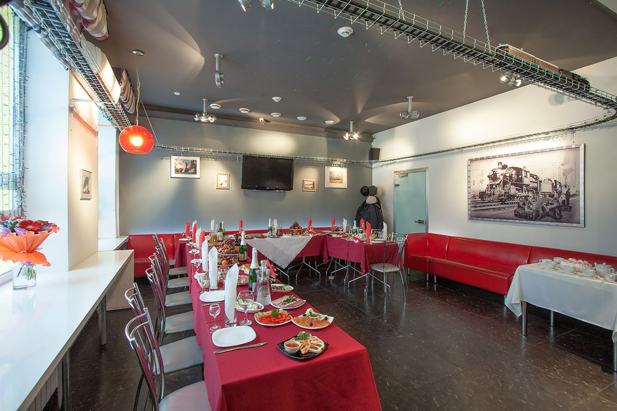 Основной зал — Кафе Паровоз