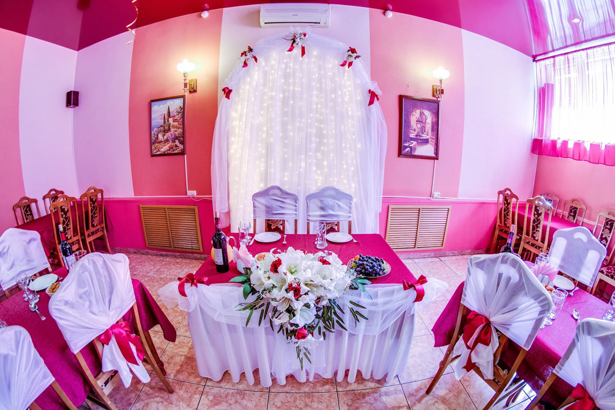 Основной зал — Кафе Старый дворик