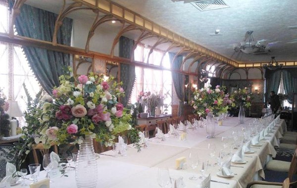 Логотип Троекуровъ