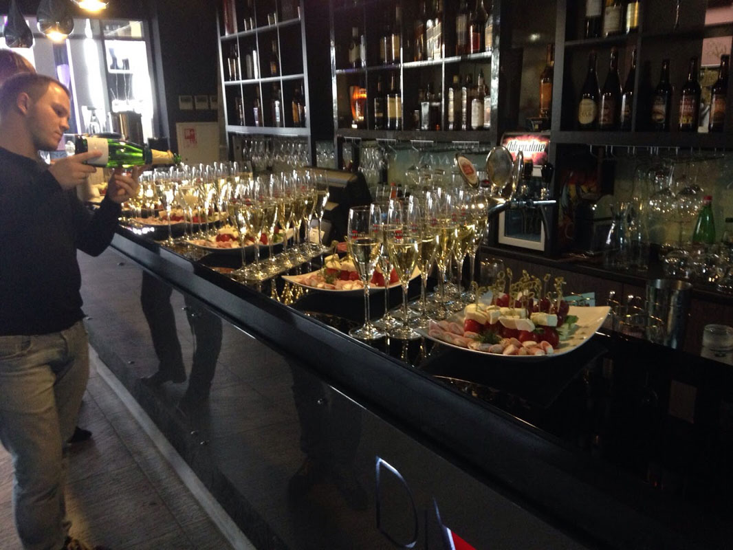 Основной зал — Divini Caffe