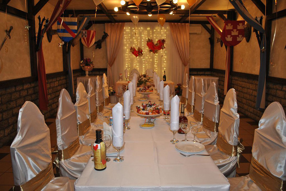 Рыцарский зал — Эркас